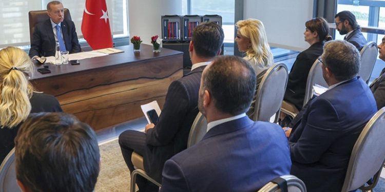 Erdoğan: TOKİ'den ev veya iş yeri alanlara yüzde 25 peşin ödeme indirimi kampanyası başlatıyoruz