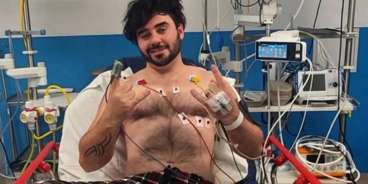 Evinde PlayStation oynarken yıldırım çarptı