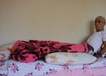 Felç geçiren dengbêjin tek isteği yeniden kilam söyleyebilmek