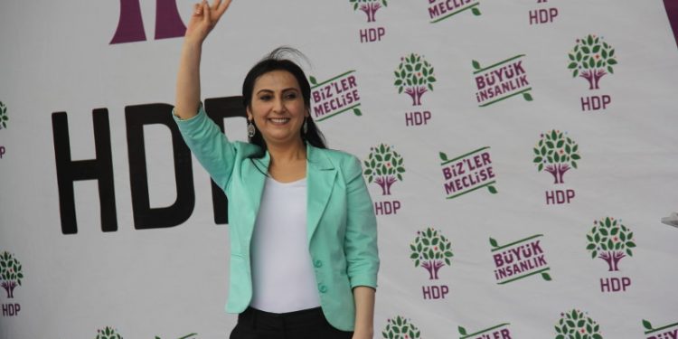 Figen Yüksekdağ’ın şiir kitabı yasaklandı