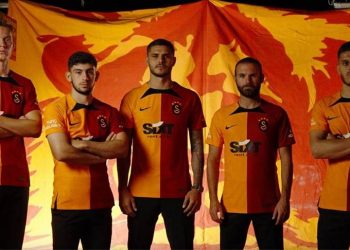 Galatasaray transferlerle kabuk değiştirdi