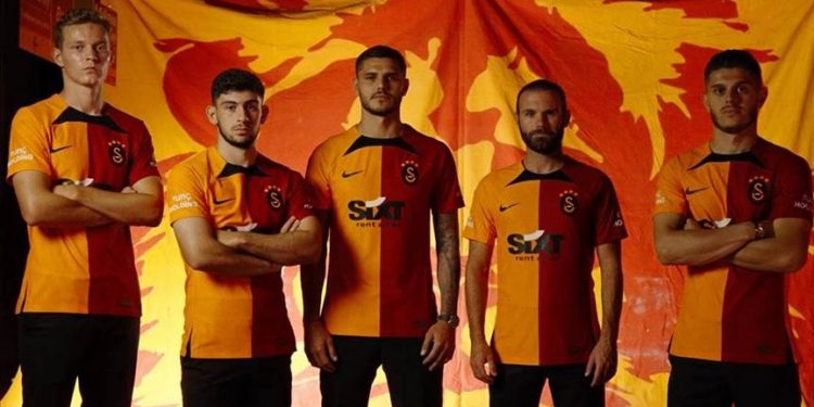 Galatasaray transferlerle kabuk değiştirdi