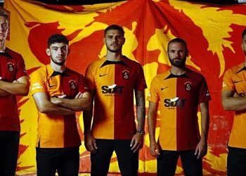 Galatasaray'ın 2 yeni transferi Kasımpaşa kadrosunda yok