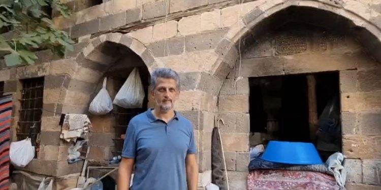 Garo Paylan’dan Bakan Ersoy’a çağrı: Diyarbakır’daki havrayı bir an önce koruma altına alın