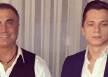 Gazeteci Erk Acarer: Sedat Peker’in basın danışmanı olarak bilinen Emre Olur İstanbul uçağından indirildi, Arnavutluk’ta havalimanı nezaretinde