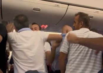 Gaziantep FK takımının bulunduğu Trabzon-İstanbul uçağında kavga çıktı