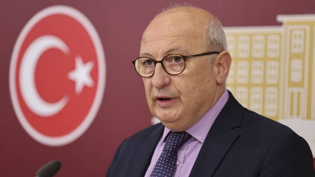 'Güney Kıbrıs'a silah ambargosunun kaldırılması' nedeniyle CHP'den hem ABD'ye hem iktidara tepki: Müttefikimiz Türkiye karşıtı adım atıyor, AKP bakıyor