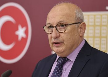 'Güney Kıbrıs'a silah ambargosunun kaldırılması' nedeniyle CHP'den hem ABD'ye hem iktidara tepki: Müttefikimiz Türkiye karşıtı adım atıyor, AKP bakıyor