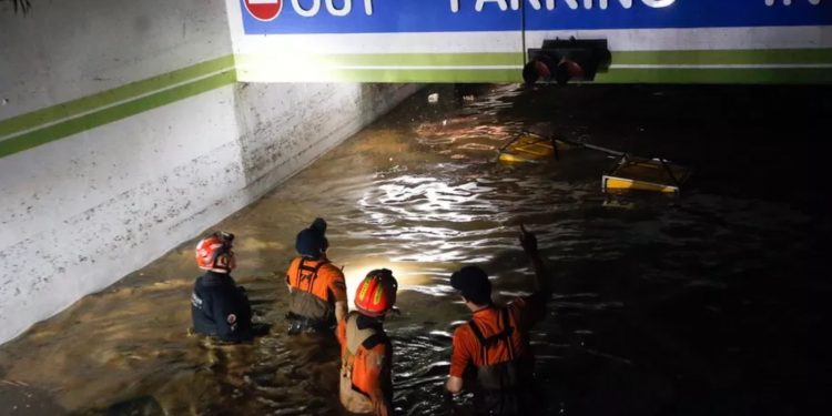 Güney Kore'de kasırga: En az yedi kişi bir otoparkta hayatını kaybetti