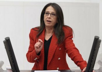HDP’den Fuat Oktay’a memuriyetten çıkartılan Tezcan Karakuş Candan sorusu: Açtığı davalar mı neden oldu?