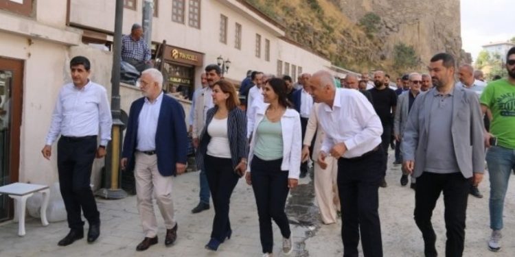 HDP'li Oluç: Kürtleri yok sayanları Kürtler de yok sayacak