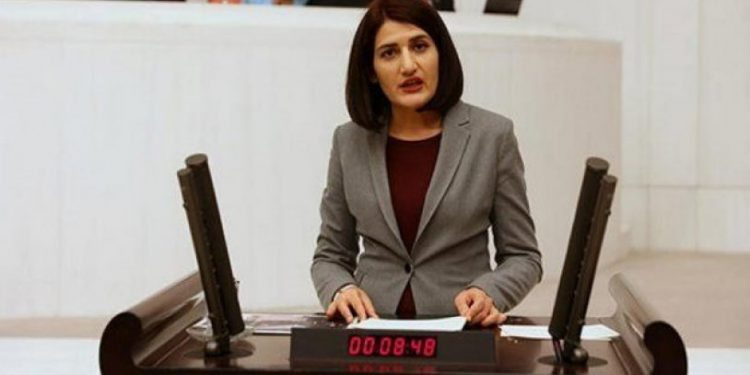 HDP'li Semra Güzel yakalandı
