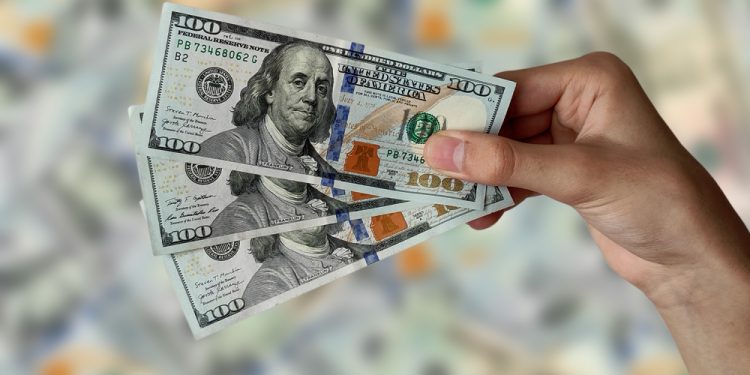Haftaya rekorla başladı; dolar 18,50’ye doğru koşuyor