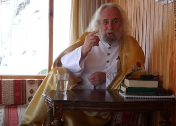 Hasan Mezarcı: Dini güncelledim, içki yasağı ve tesettürü iptal ettim