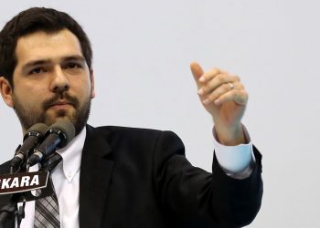 Hürriyet gazetesini basan AKP’li Boynukalın ‘geçmişini’ sildirdi
