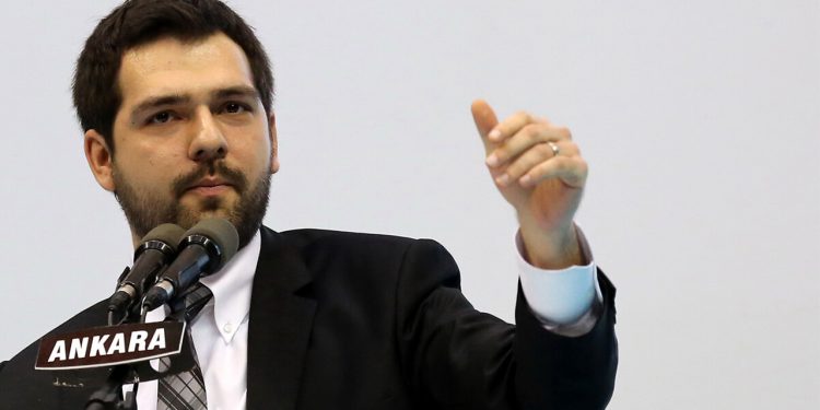 Hürriyet gazetesini basan AKP’li Boynukalın ‘geçmişini’ sildirdi