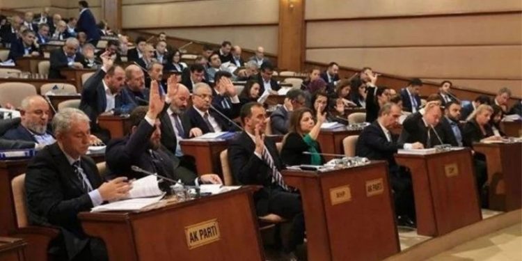 İBB Meclisi'nde Vahdettin-Atatürk tartışması