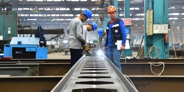 İmalat PMI endeksinde daralma Ağustos'ta da devam etti