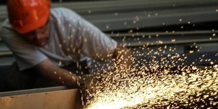 İmalatçının güven endeksi iki yıl sonra ‘kötümser’