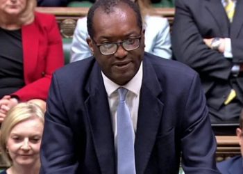 İngiliz hükümeti, bir kuşağın gördüğü en büyük vergi kesintisi paketini açıkladı