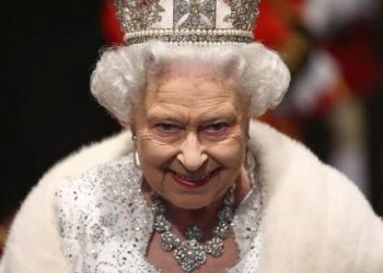 İngiltere Kraliçesi II. Elizabeth hayatını kaybetti, 73 yaşındaki III. Charles kral oldu