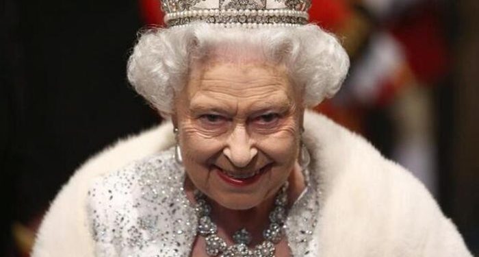 İngiltere Kraliçesi II. Elizabeth hayatını kaybetti, 73 yaşındaki III. Charles kral oldu