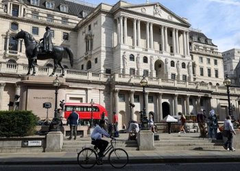 İngiltere Merkez Bankası'ndan tartışmalı müdahale: Piyasaya 65 milyar sterlin pompalayacak