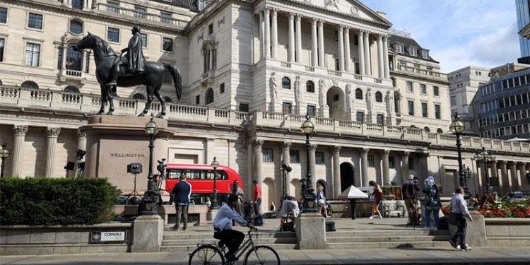 İngiltere Merkez Bankası'ndan tartışmalı müdahale: Piyasaya 65 milyar sterlin pompalayacak