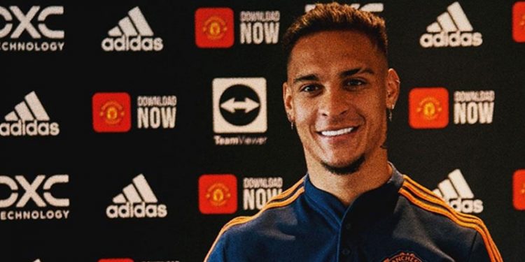 İngiltere Premier Lig takımları harcadı, rakipleri izledi