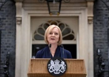 İngiltere'nin yeni Başbakanı Truss, t&uuml;m manşetlerde: