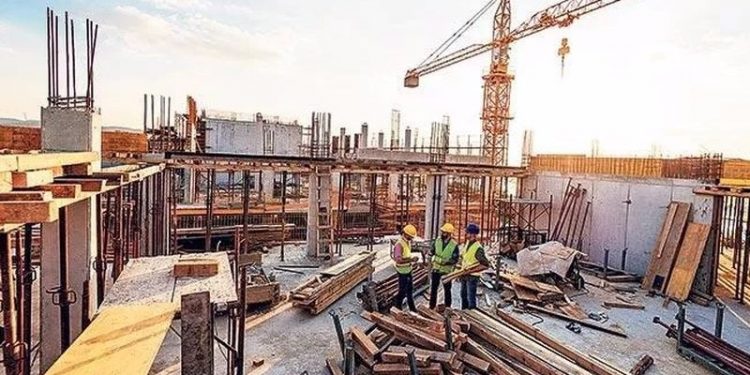 İnşaatta enerji zammı krizi: 'Konut fiyatlarına yansıyacak, 1+1 evlere sığmaya alışmalıyız'