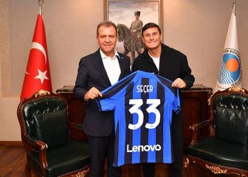 Inter'in Başkan Yardımcısı Zanetti, Mersin'de Vahap Seçer'i ziyaret etti