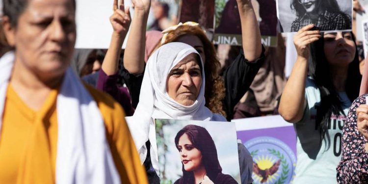 İran İnsan Hakları Derneği: Protestolarda ölü sayısı en az 76