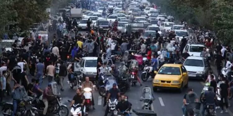 İran İnsan Hakları örgütüne göre ülkede en az 31 kişi hayatını kaybetti