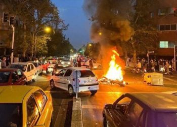 İran'da internet kesildi; sosyal medya platformlarına erişim engellendi