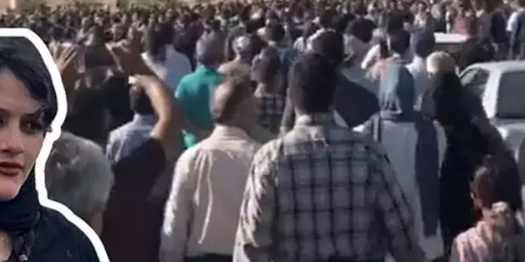 İran’da 'örtünme kurallarına uymadığı' için gözaltına alınan kadın öldü: Tahran sokakları karıştı