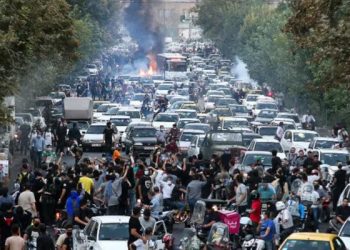 İran’da protestolar büyüyor: 10 kişi öldürüldü, 700’den fazla yaralı var