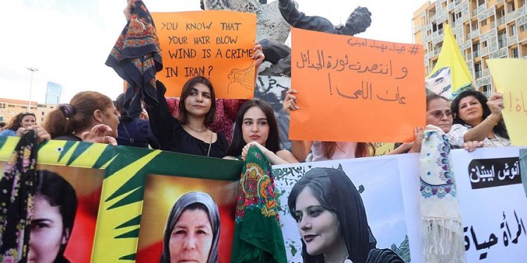 İran’da sosyal medya uygulamalarına erişim engeli