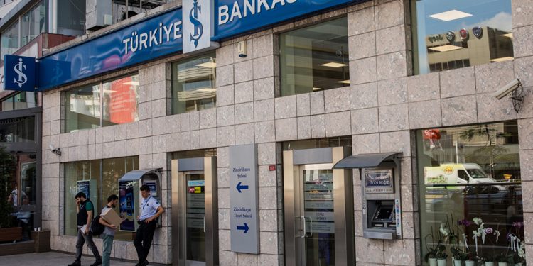 İş Bankası Rus ödeme sistemi Mir’i askıya aldı, borsa taban oldu