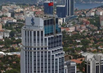 İş Bankası Rusya'nın ödeme sistemi Mir'i askıya aldı