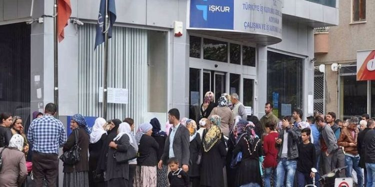 'İşsizlik yok' iddiasını ilanlar yalanlıyor: 455 kişilik kadroya 113 bin 812 başvuru yapıldı