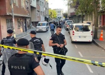 İstanbul’da kan donduran cinayet: Annesini öldürüp başını kesip balkondan attı