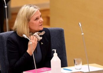 İsveç Başbakanı Andersson istifa etti