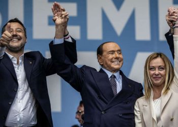 İtalya seçmeni aşırı sağ dedi: Sağ blok yüzde 44 oy oranını geçti