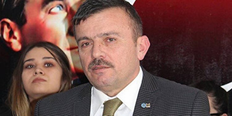 İyi Parti: Metin Özışık'ın Genel Merkez kararı ile görevden alınmış olmasına rağmen istifa ettiğini açıklaması utanç vericidir