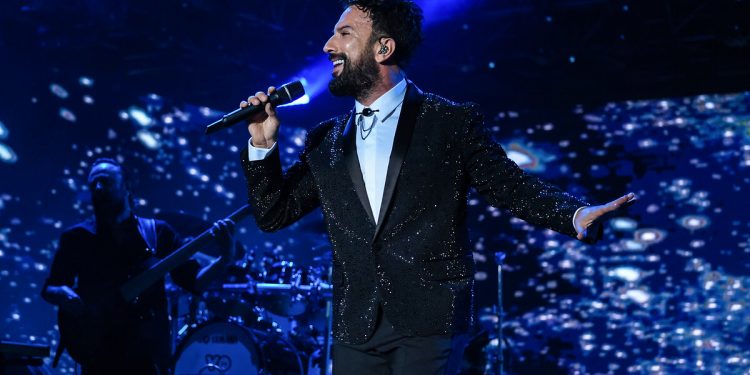 İzmir’de Tarkan konseri için balkonlu evler geceliği 500 dolara kiralanıyor