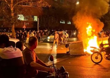 İ﻿ran'daki protestolar: 'Sesimizi kesmezsek, bize tecavüz edeceklerini söylediler'
