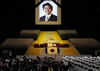 Japonya'da eski başbakan Abe'nin resmi cenaze töreni protestolar eşliğinde yapıldı