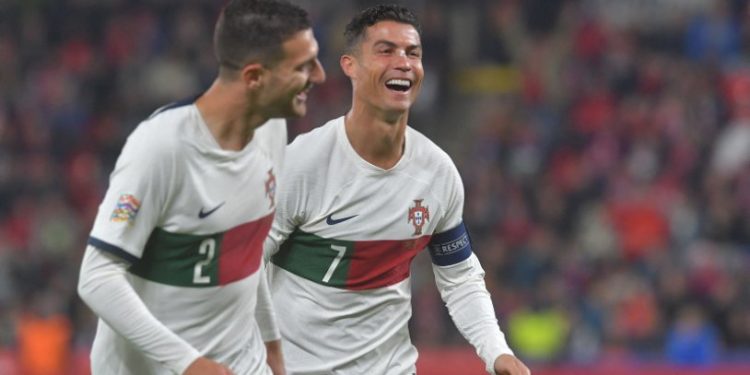 Kaleciyle çarpışıp kanlar içinde yere düşmüştü: İşte Ronaldo'nun son hali