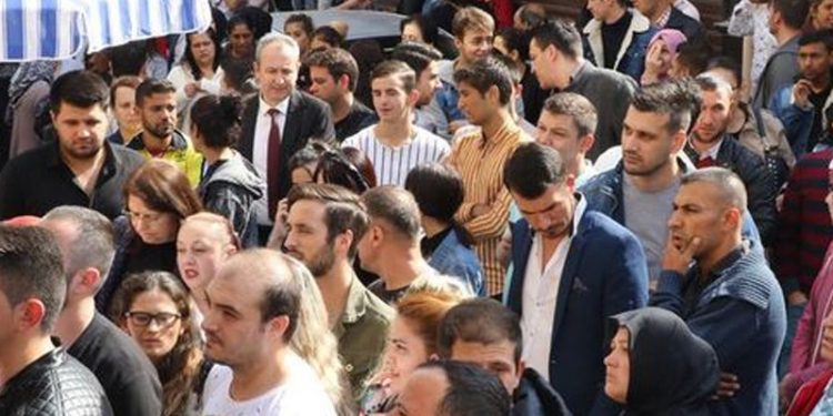 Kayıtlı işsiz sayısı Ağustos'ta yıllık bazda 149 bin kişi arttı